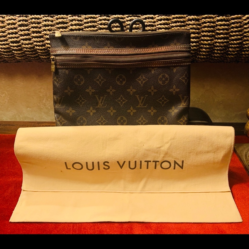 Authentic Louis Vuitton Cross Body Bag